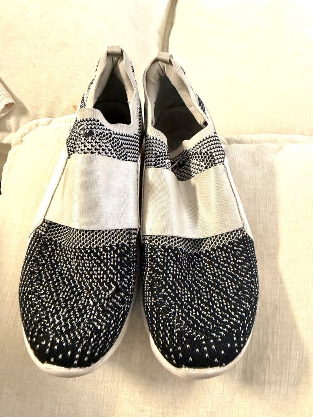 APL TechLoom Bliss Slip-On Sneakers Black White Knit Size 10.5